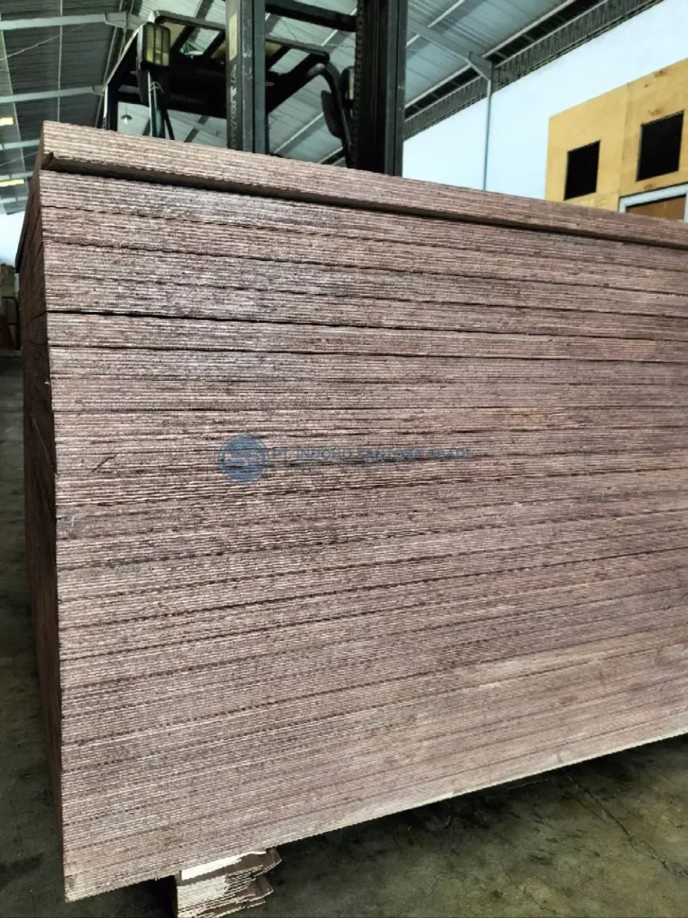 Container flooring Plywood 28mm - Full Kruing
